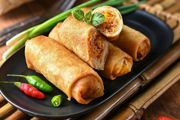 3 Rekomendasi Tempat Wisata Kuliner Legendaris di Semarang, Salah Satunya Lumpia Cik Me Me