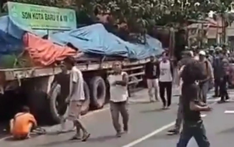 BREAKING NEWS! Kecelakaan Maut Terjadi di Bekasi, Sejumlah Pelajar dan Warga Tewas 