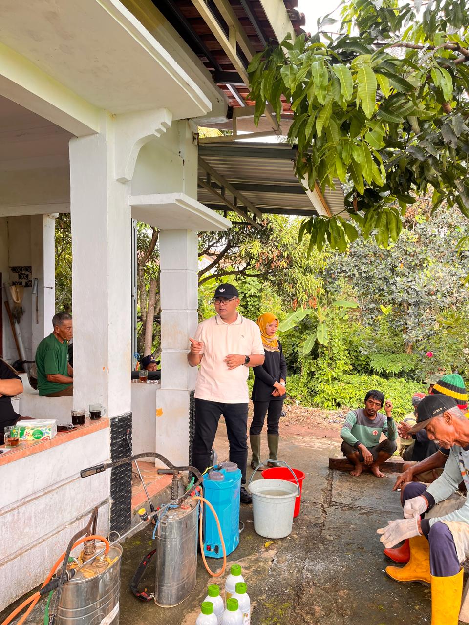 Tak Lagi Jadi Pj Sekda Kuningan, Wahyu Hidayah Pimpin Operasi Pemberantasan Hama Padi