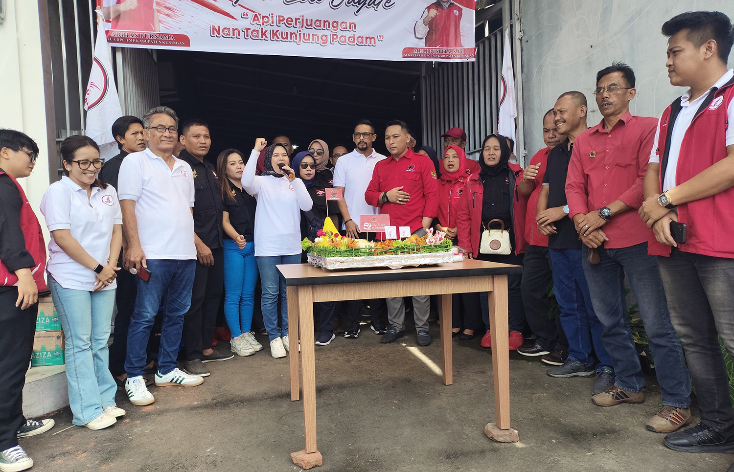 Gelar Baksos, Cara PDIP Kuningan Peringati Hari Jadi Ke-52