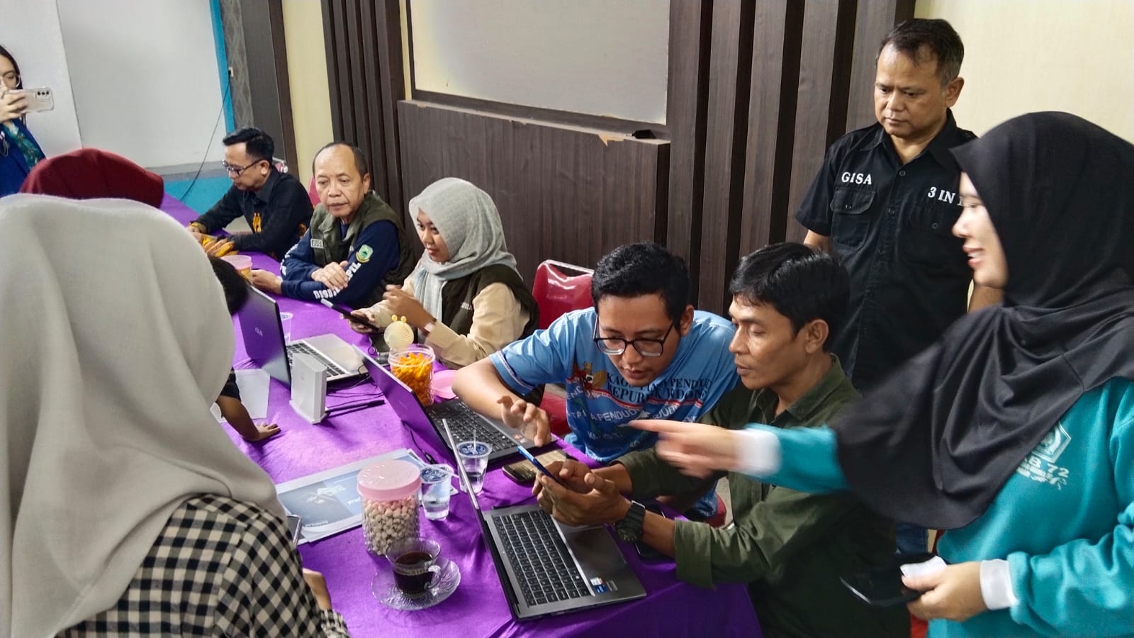 Buka Layanan Adminduk sampai Pelosok Desa, Disdukcapil Gandeng Mahasiswa Prasmul dan Yayasan IKI 