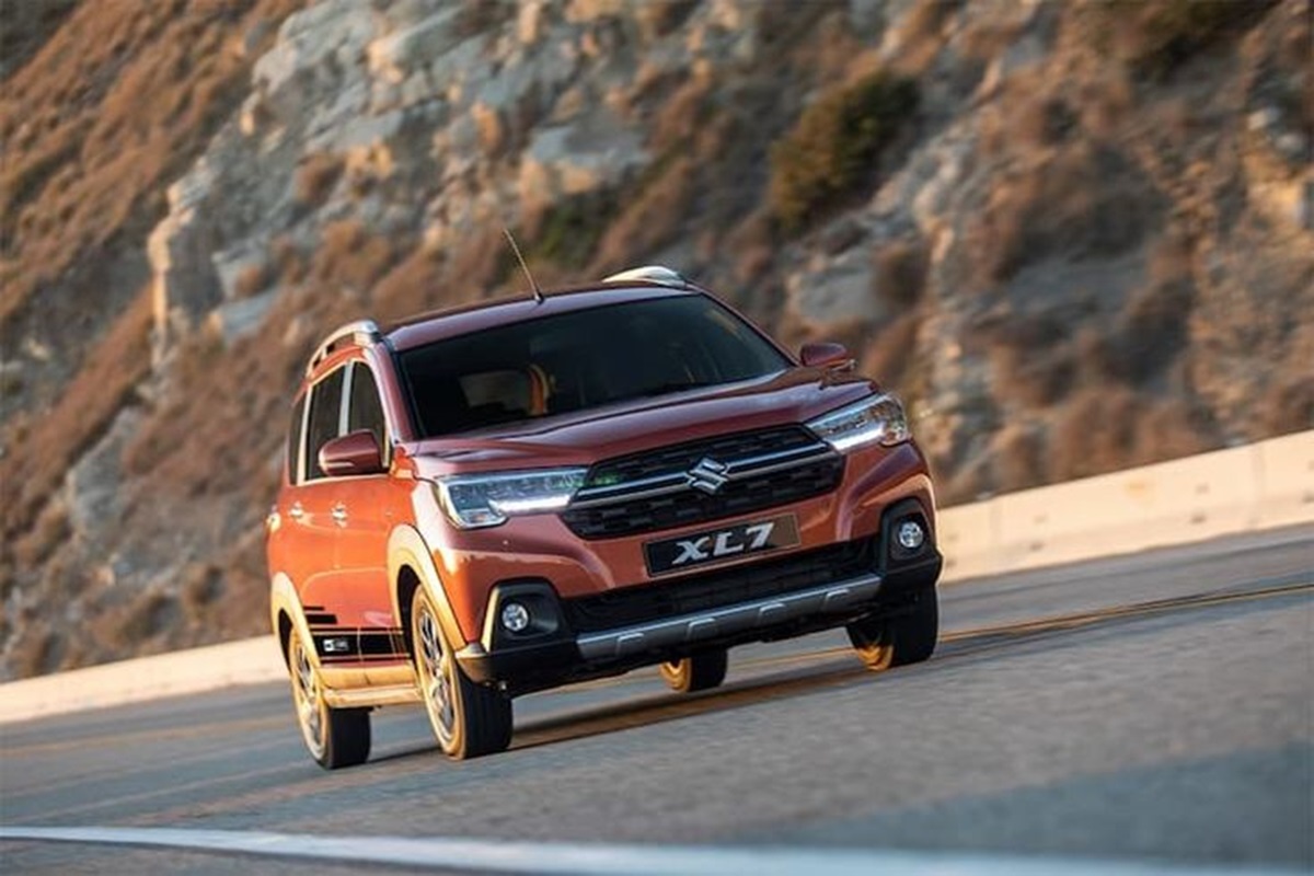 SUV Cross Over Irit dengan Fitur Canggih, Spesifikasi dan Harga Lengkap Suzuki New XL7 Hybrid