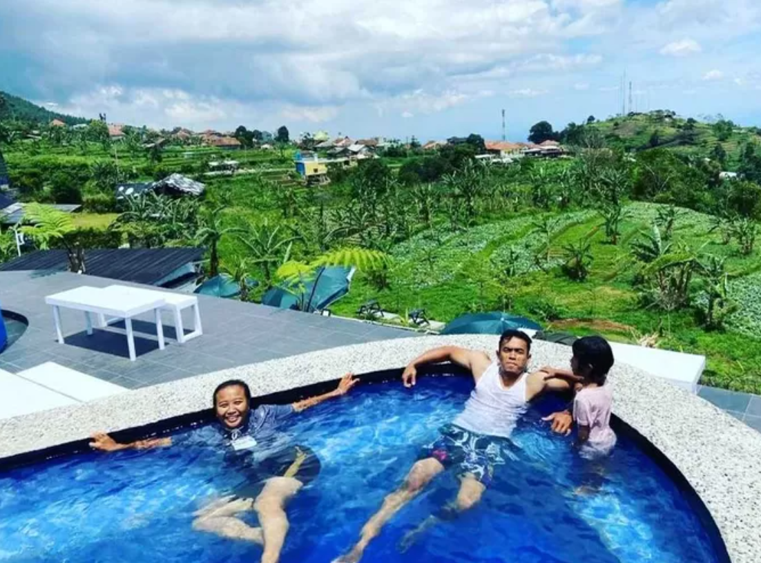 Mau Staycation? Berikut 5 Rekomendasi Villa di Kuningan yang Ada Kolam Renangnya dengan Budget Seadanya