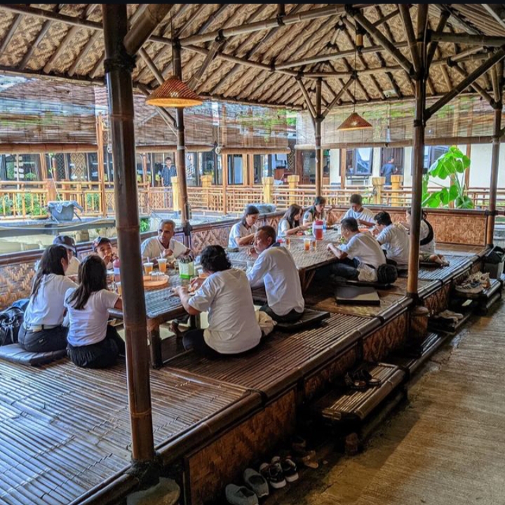 5 Rekomendasi Tempat Makan Lesehan di Kuningan Jawa Barat, Cocok Dikunjungi Bersama Keluarga saat Liburan