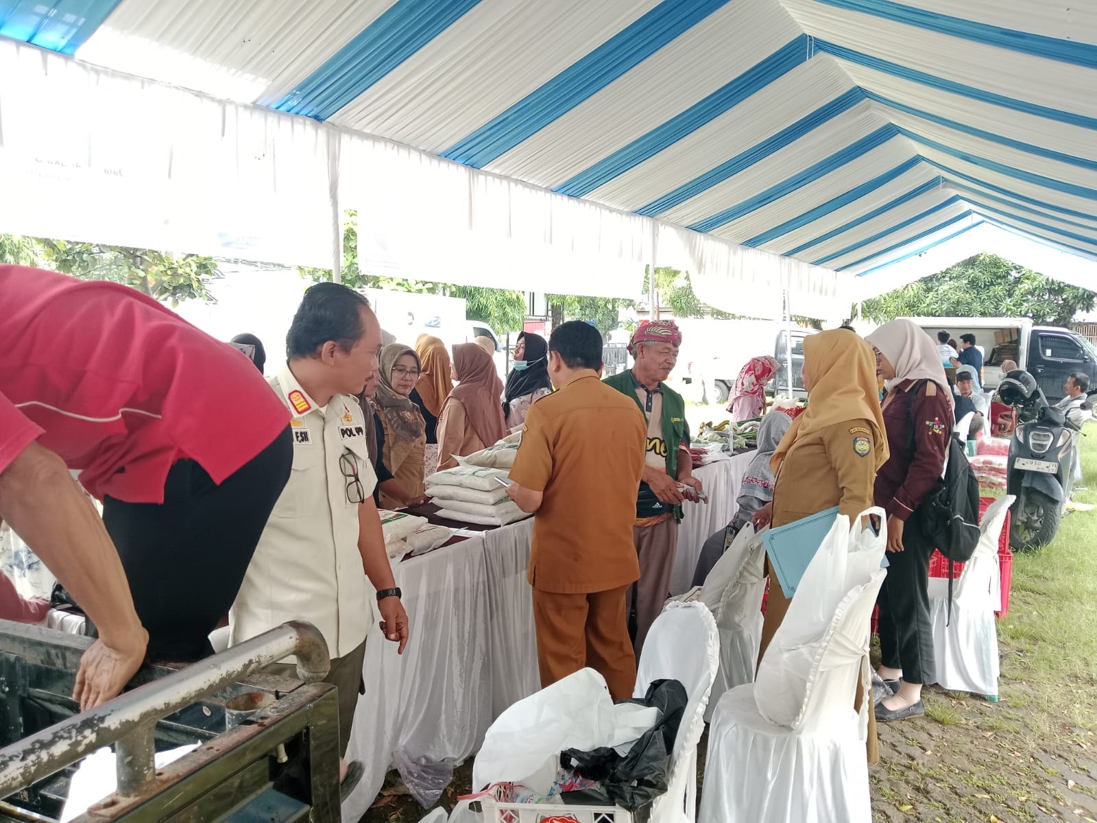 Selisih Harga Rp2.000, Gerakan Pangan Murah Jatibarang Diserbu Warga