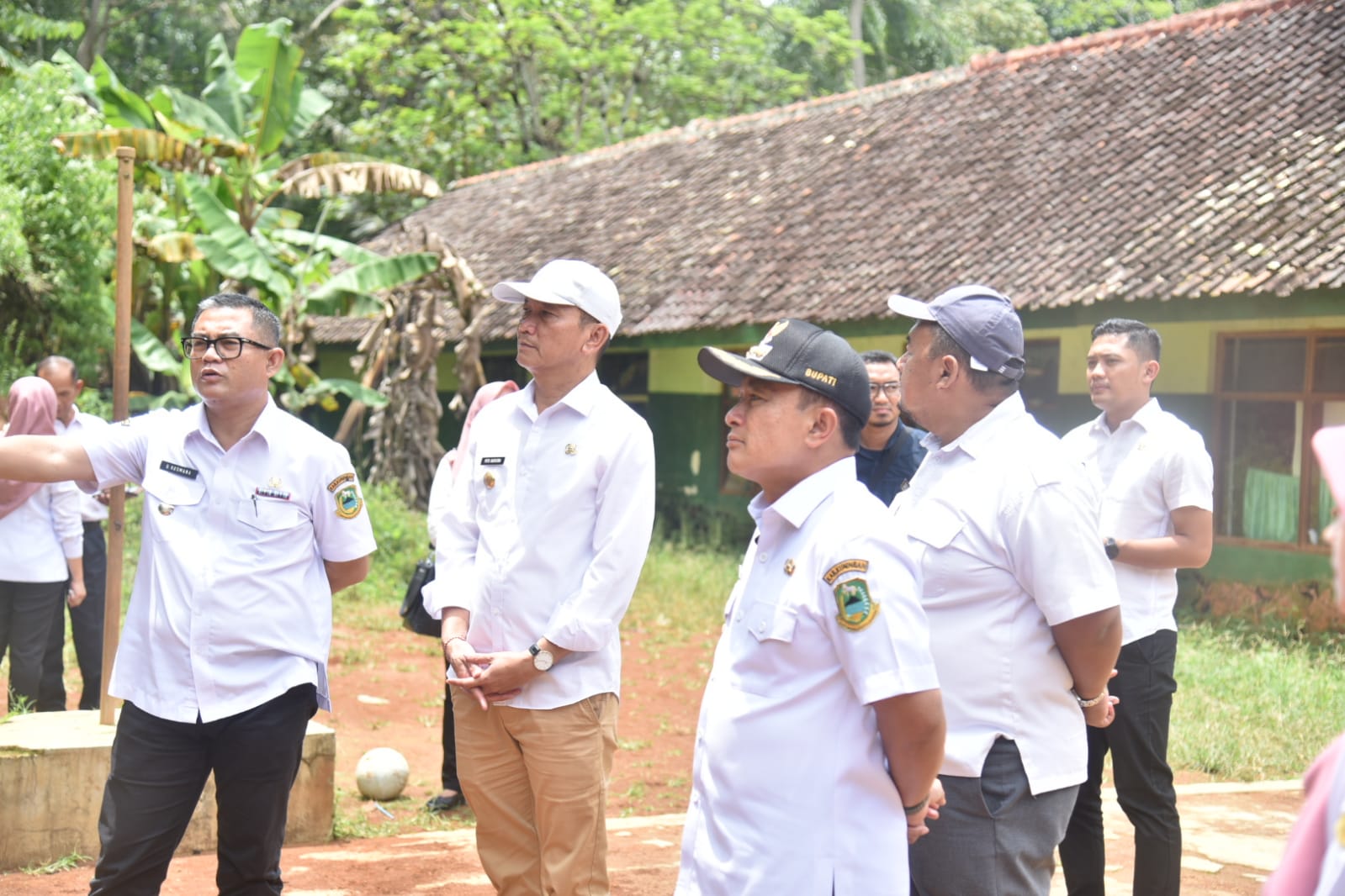 Terdampak Bencana Tebing Longsor, Bupati Kuningan Cek Kondisi Terkini Gedung SDN 1 Cibinuang