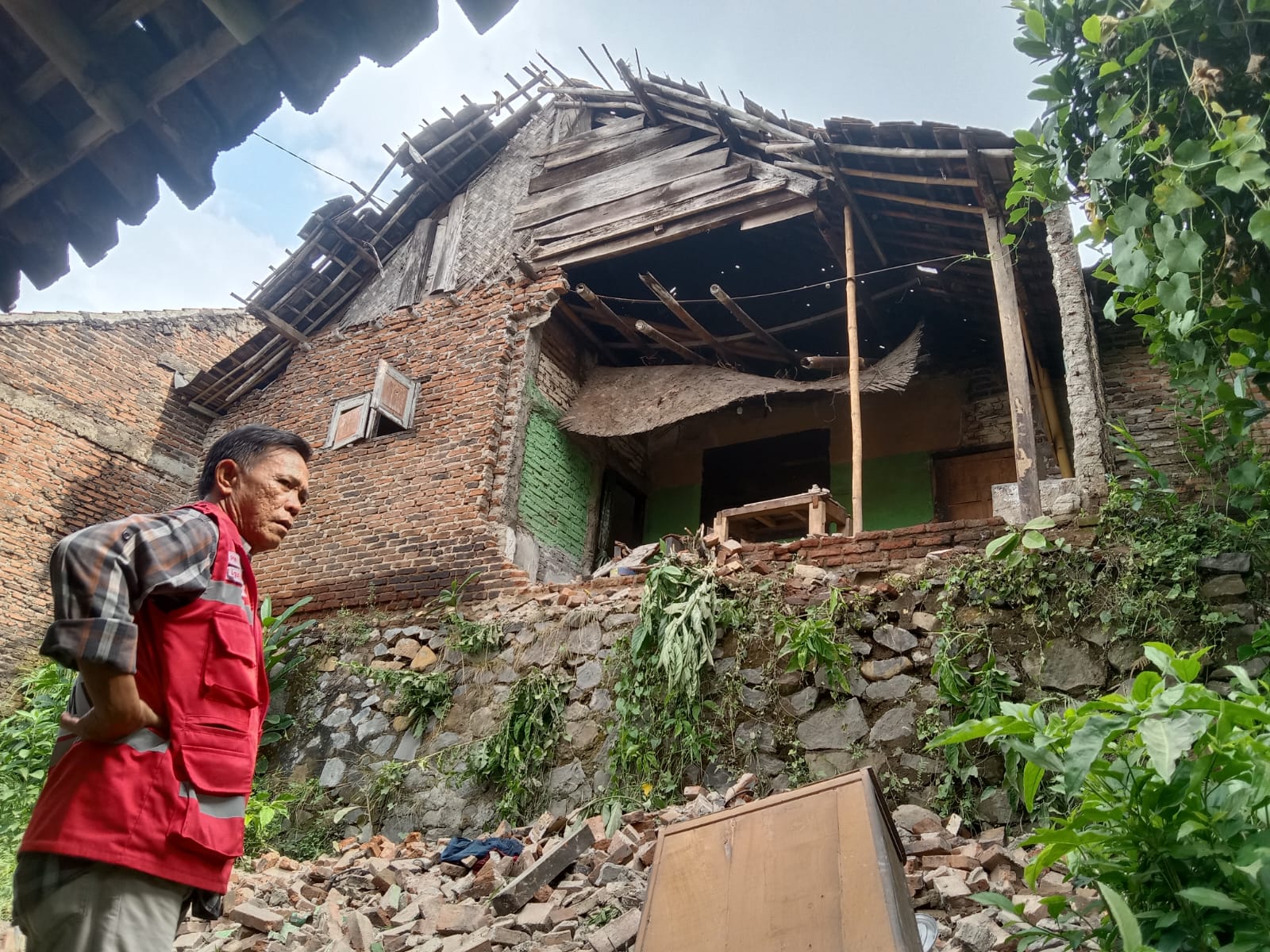 Banjir di Desa Susukan, 28 Rumah Alami Kerusakan, PMI Kuningan Siapkan Bantuan Logistik