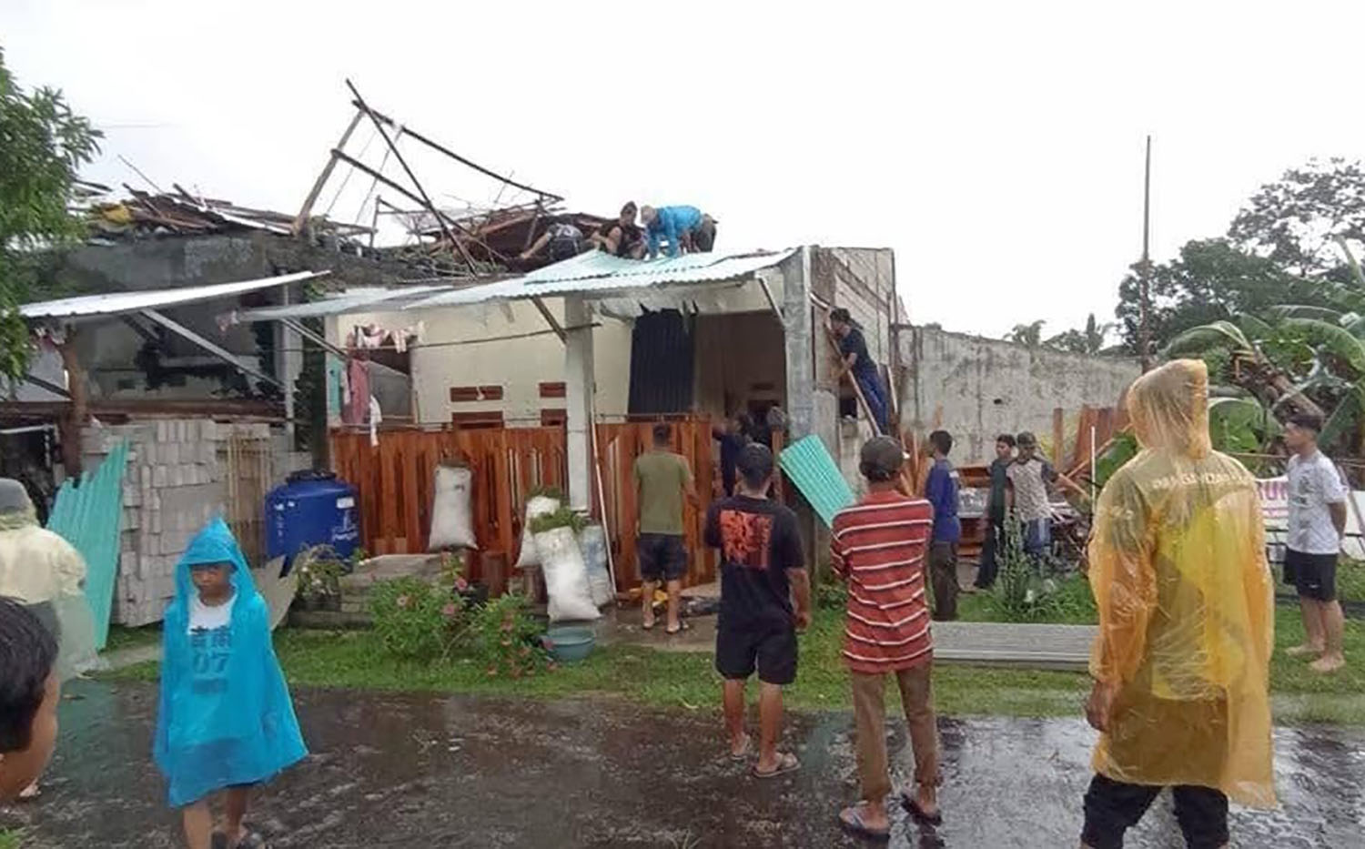 Angin Kencang Kembali Melanda Wilayah Kuningan, 11 Rumah Rusak Terdampak