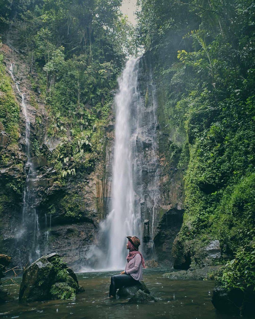 Curug Badak dan Batu Hanoman! Keindahan 2 Destinasi Wisata Air Terjun di Tasikmalaya 