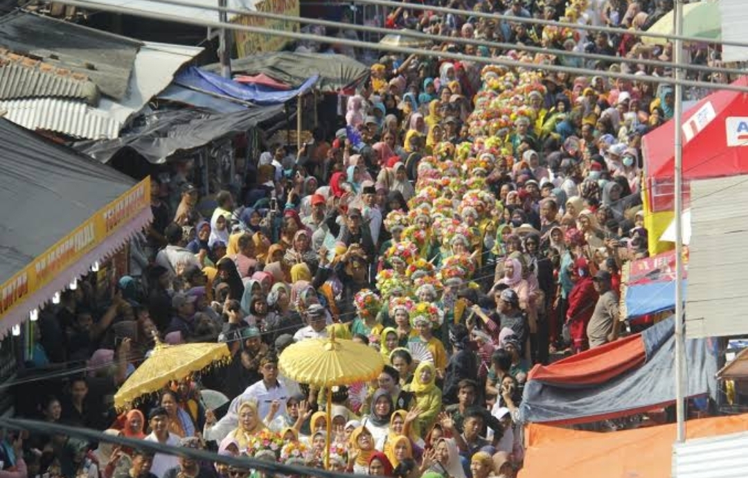 Tradisi Unik di Kampung Sunda Kuno Indramayu, Bersihkan Diri dari Dosa, Makan Minum Jelang Turun ke Sawah