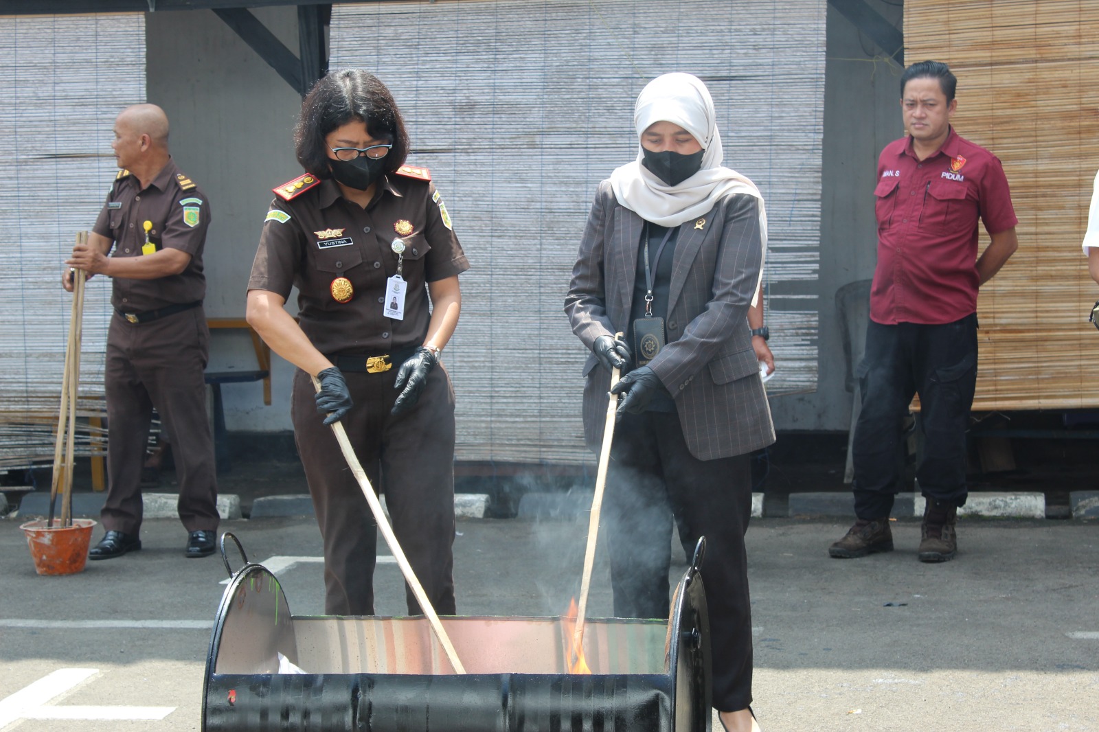 Tak Bersisa! Sabu, Ekstasi dan Ribuan Obat Keras Dimusnahkan Kejari Kuningan
