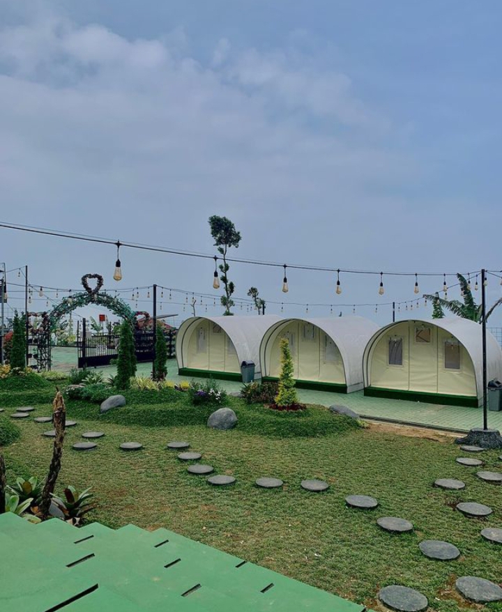 5 Rekomendasi Glamping di Palutungan Kuningan, Cocok Banget Buat Liburan Keluarga! 