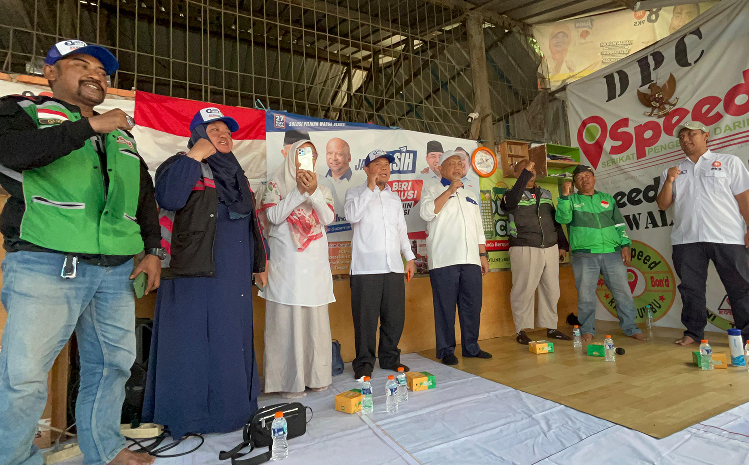 Ratusan Ojol Kota Bekasi Deklarasi Dukungan ke Pasangan ASIH