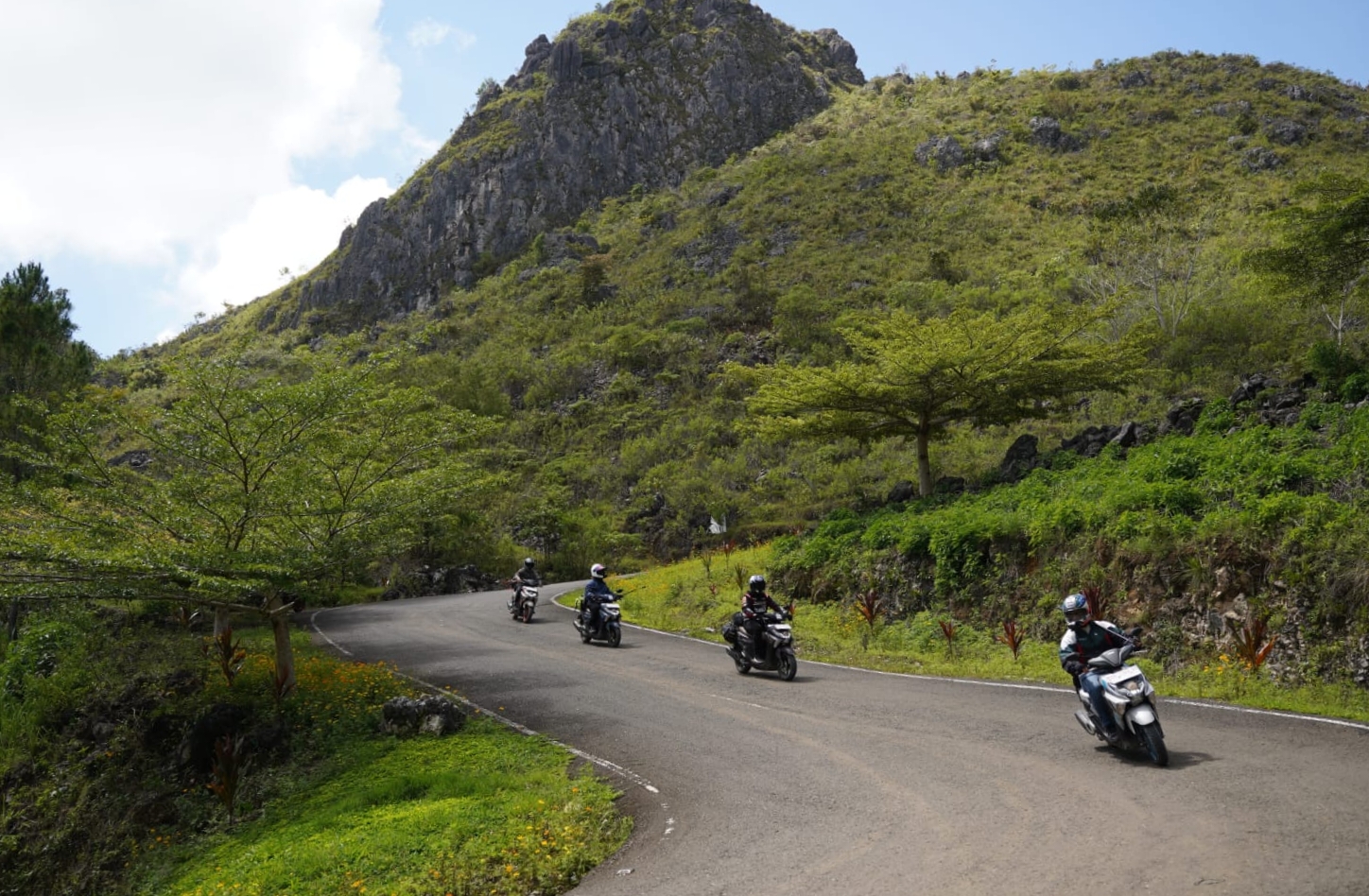 GEAR ULTIMA Tuntaskan Etape Perdana Celebes Expedition: Taklukkan 500 Km dari Makassar ke Negeri di Atas Awan 