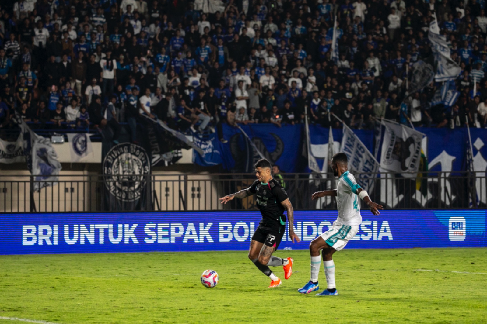 BRI Liga 1 2024/2025 Ditutup dengan Sukses, BRI Buktikan Sepak Bola 'Sarana Sinergi Pemberdayaan Olahraga'