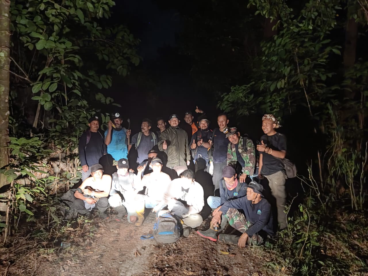 Bantu Pemadaman Karhutla di Gunung Ciremai, Paguyuban KTH Kerahkan Puluhan Masyarakat Peduli Api