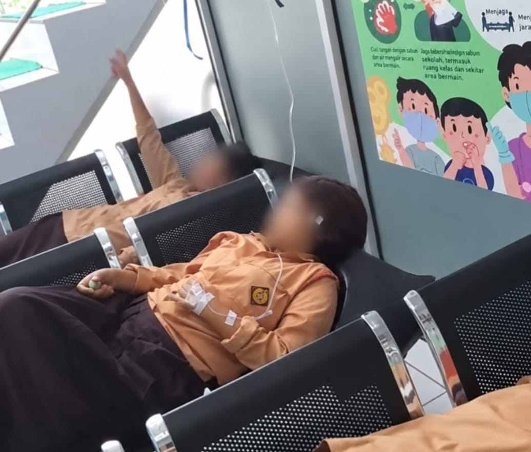28 Siswa SMPN 2 Ciwaru Pusing dan Mual, Diduga Keracunan 