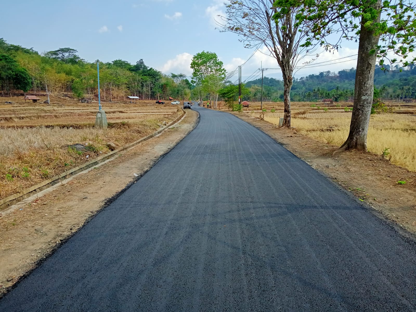 ASYIK, Rehabilitasi Jalan Poros Kabupaten di Kuningan Hampir Rampung, Rekanan Segera Hotmik Jalan Pramuka