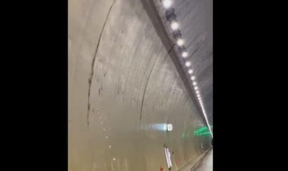 Ngeri, Dinding Twin Tunnel Tol Cisumdawu Retak, Akibat Rentetan Gempa Tutup Tahun di Sumedang