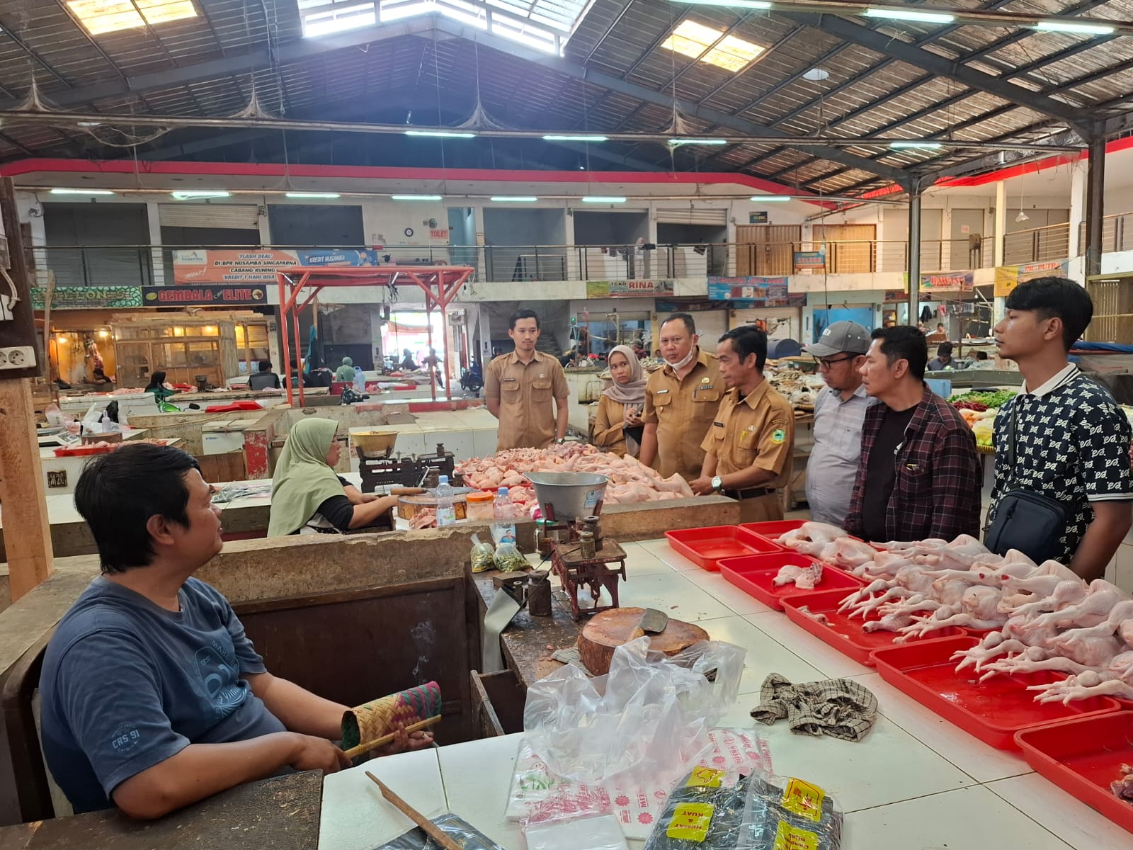 Harga Daging Ayam di Kuningan Tembus Rp42 Ribu, Bawang dan Cabai Ikutan Naik Harga