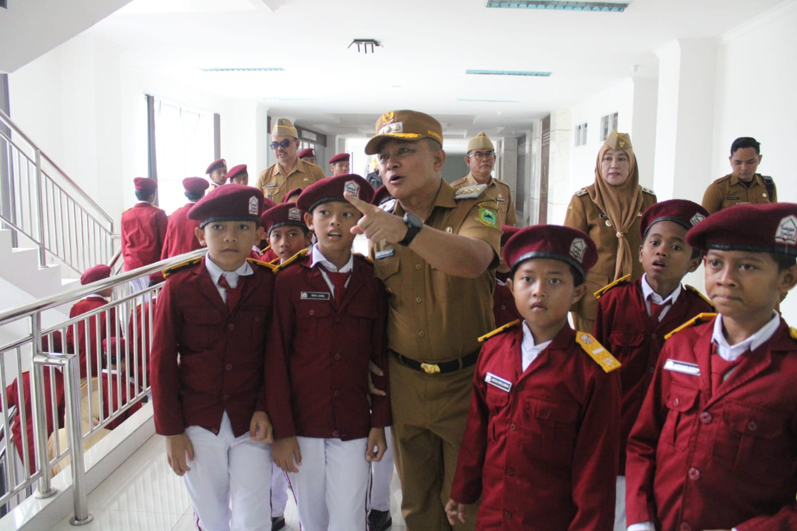 Bupati Kuningan Kenalkan Tugas Pimpinan ke Siswa Sekolah Rakyat