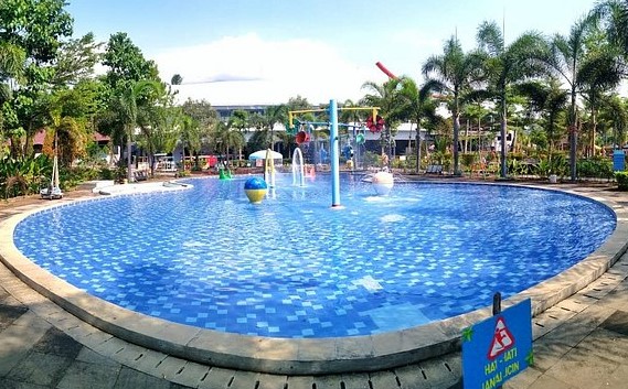 Berikut 6 Rekomendasi Wisata Kolam Renang di Kuningan, No. 5 Ada Air Panasnya!