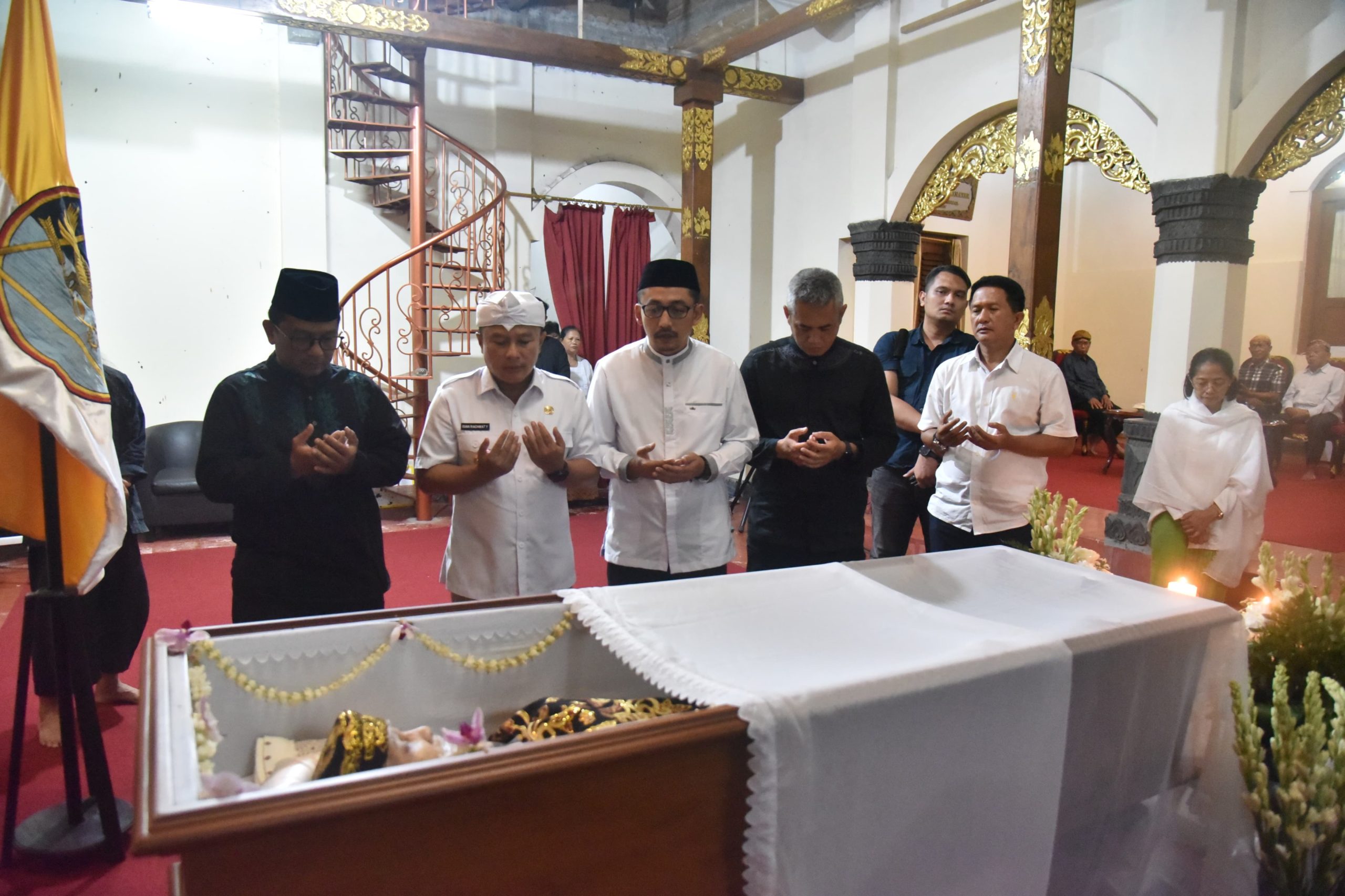 Pangeran Djatikusumah Wafat, Bupati Dian Sampaikan Belasungkawa di Paseban Cigugur