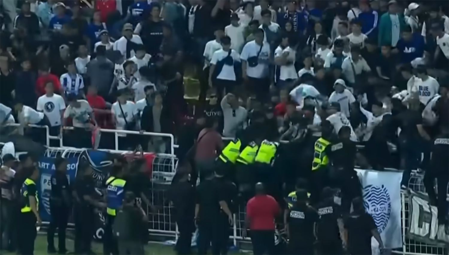 Media Malaysia Ungkap Kronologi Penyebab Kericuhan di Tribun Penonton Bobotoh