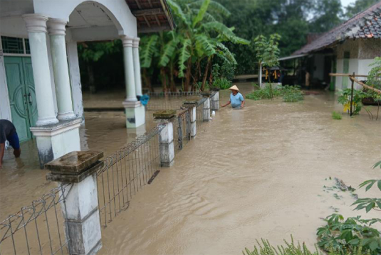 Air Sungai Meluap, Rendam 2 Dusun di Desa Cimahi Kuningan