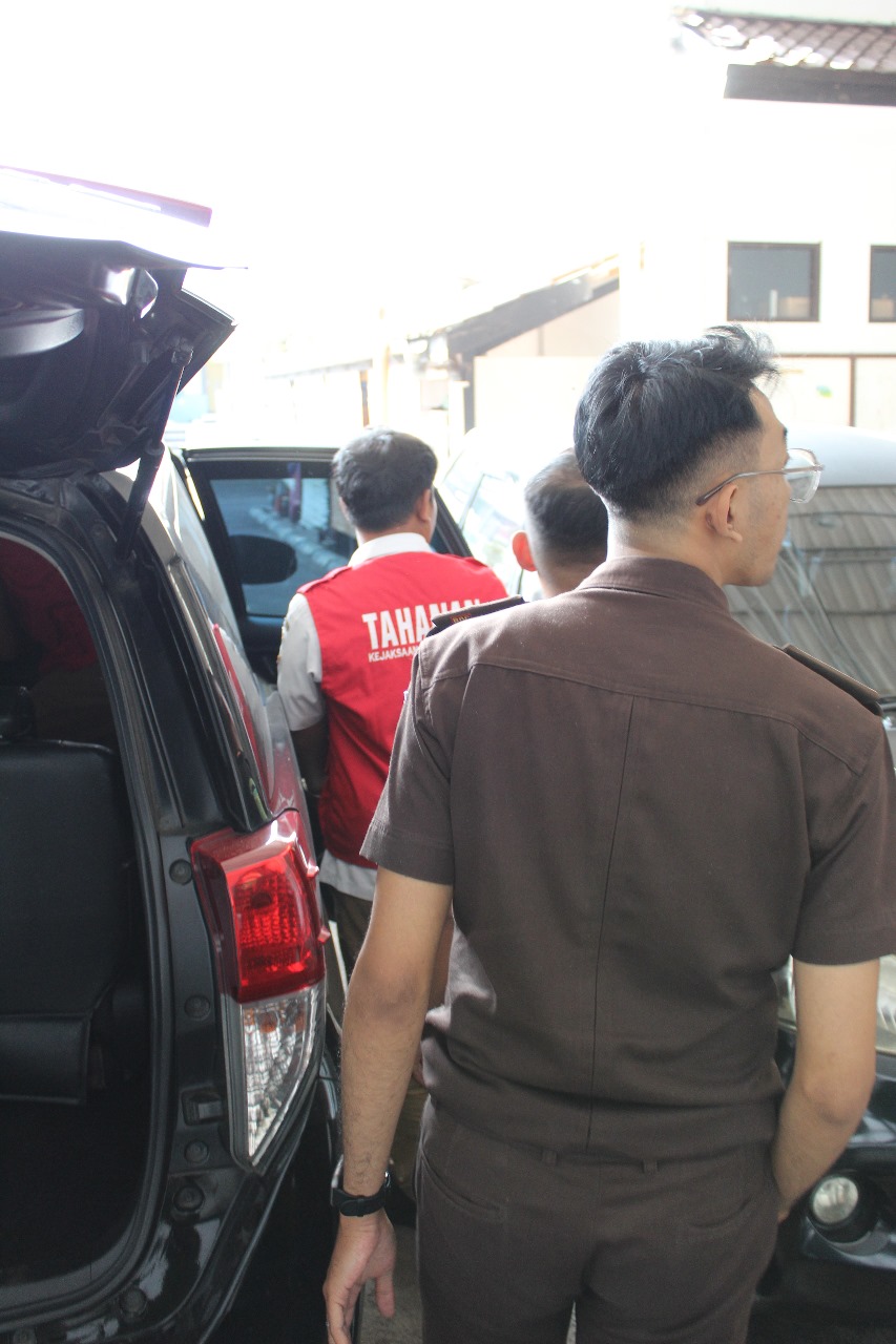 'Tilep' Dana Desa 182 Juta, Kades dan Kaur Keuangan Ditangkap Kejari Kuningan