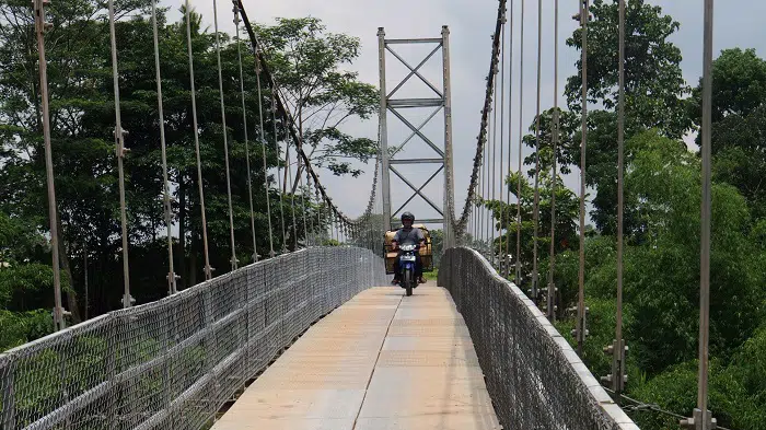 Jembatan Gantug Winduhaji Kuningan, Spot Selfie Viral, 120 Meter di Atas Sungai