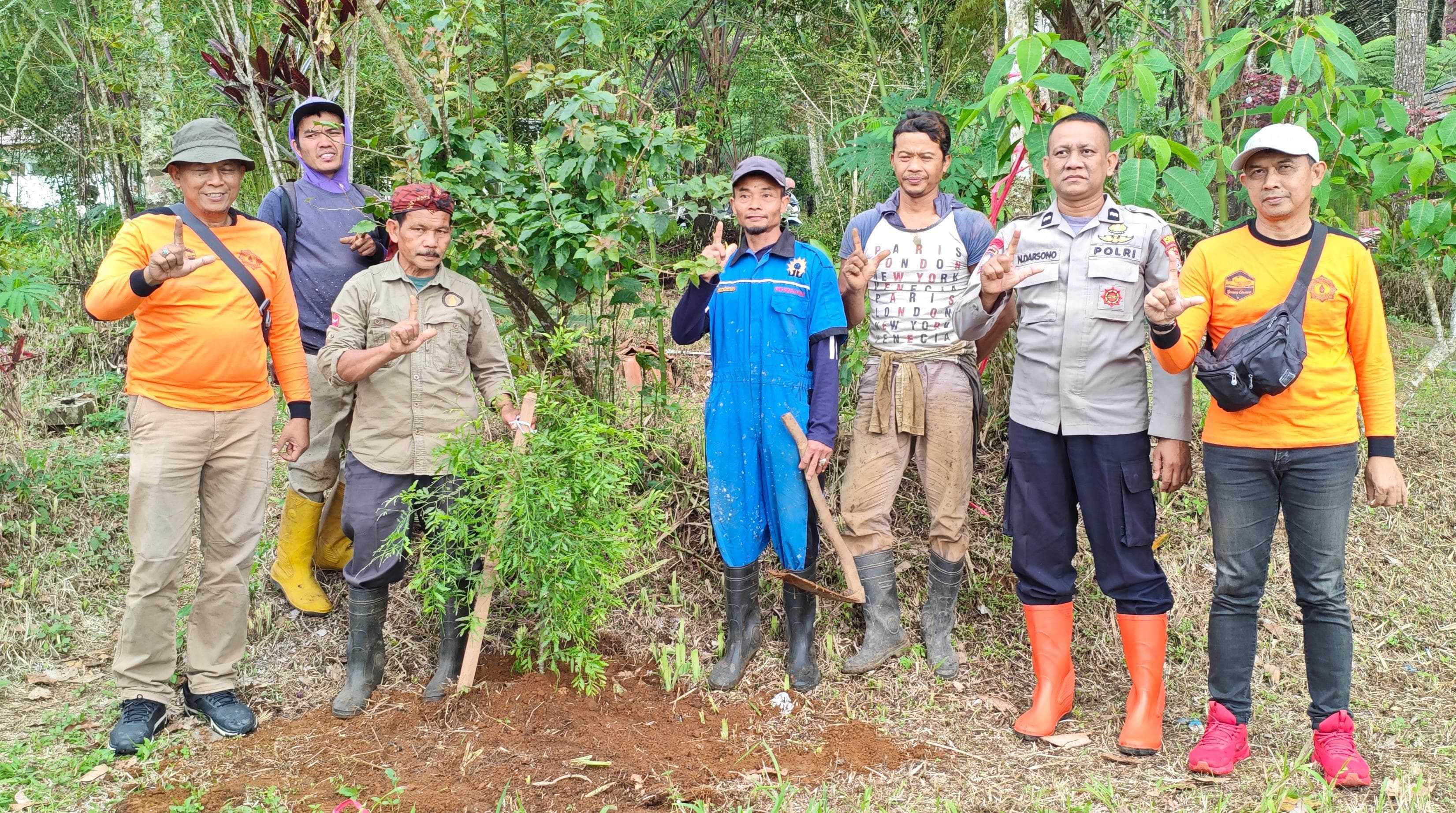 KTH Silihwangi Majakuning Pulihkan Lereng Gunung, Jaga Mata Air, dan Anti Pembalakan Liar