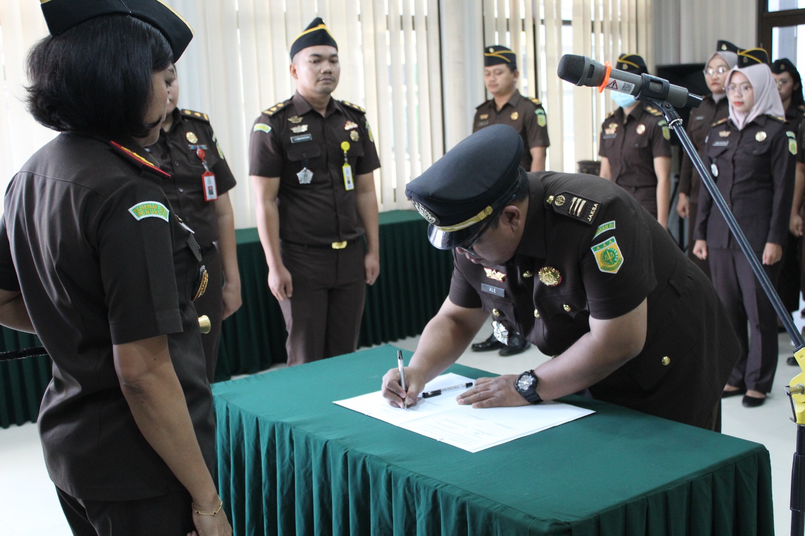 Gantikan Brian Kukuh Mediarto, Alexander Apriyanto Resmi Jadi Kasi Intel Kejari Kuningan