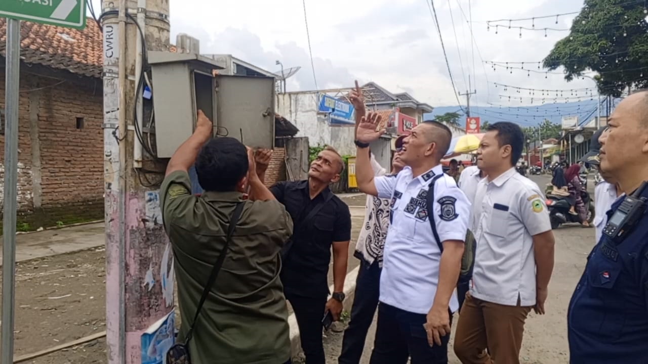 Sambungan Listrik PJU Ilegal: Hari Ini Diputus, Besok Nyambung Lagi