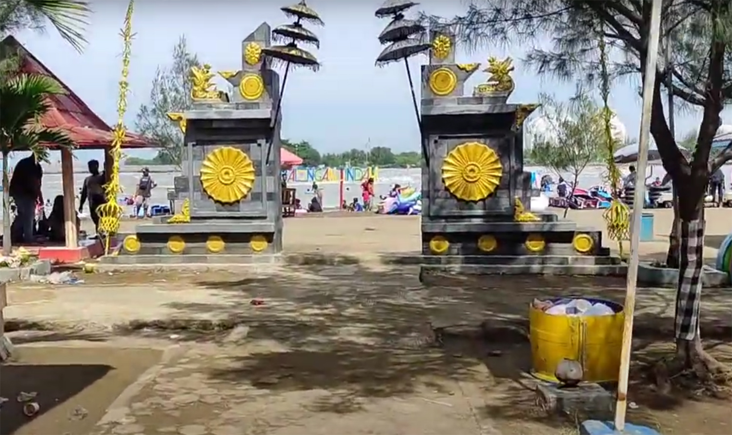 Pantai Balongan Indah Indramayu, Serasa Berwisata di Pulau Dewata Bali