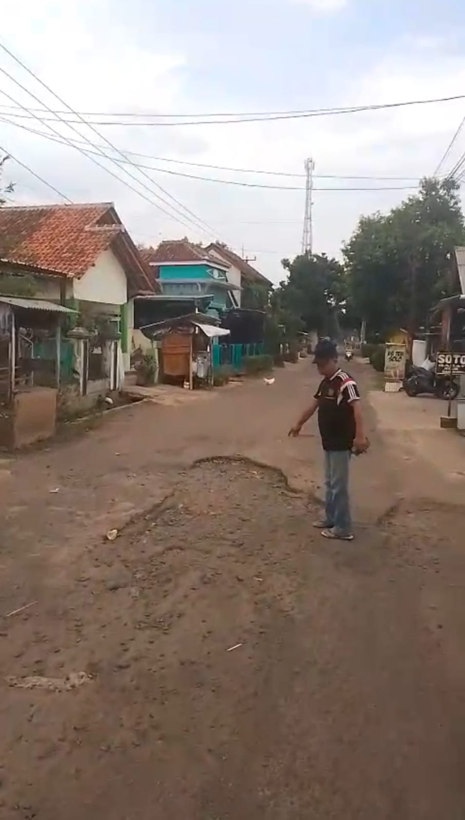 Bertahun-tahun Rusak, Jalan Cidahu–Kertawinangun Tak Kunjung Diperbaiki