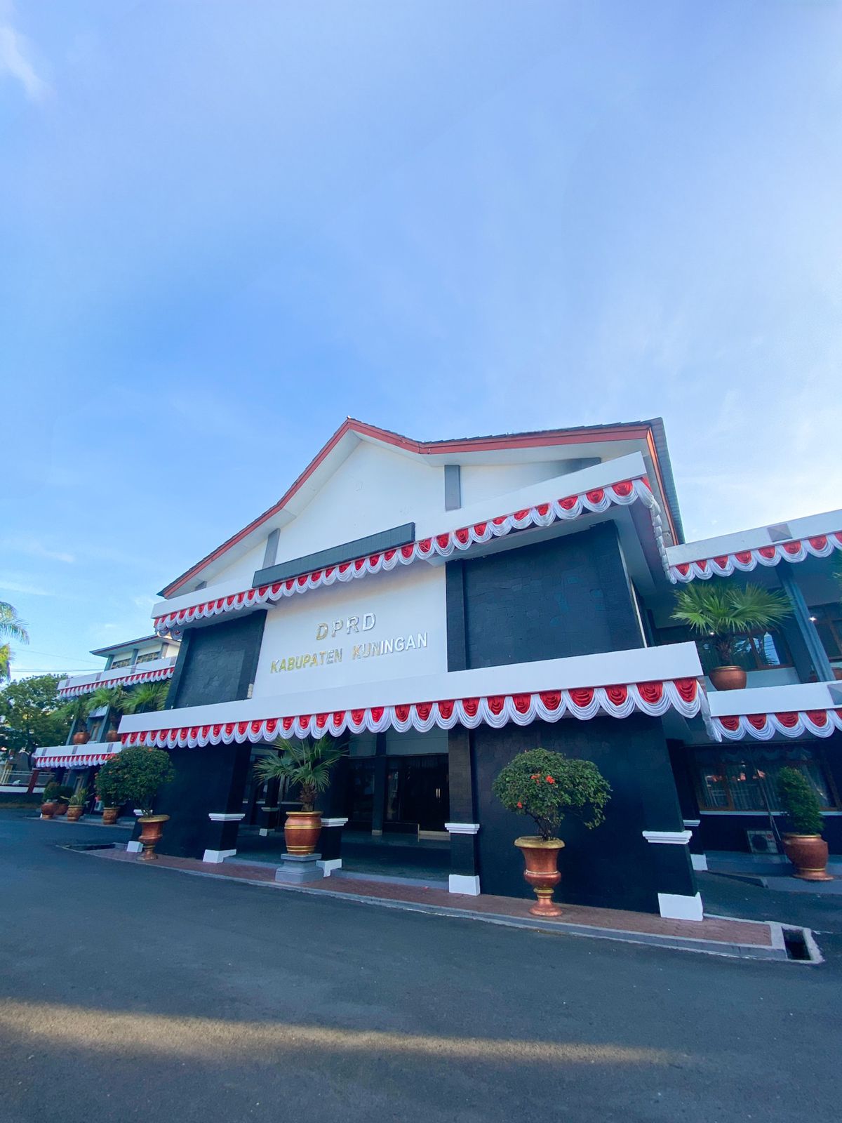 SK Bupati Kuningan soal Tunjangan DPRD Tuai Sorotan, Ketua LSM Frontal Bilang Begini