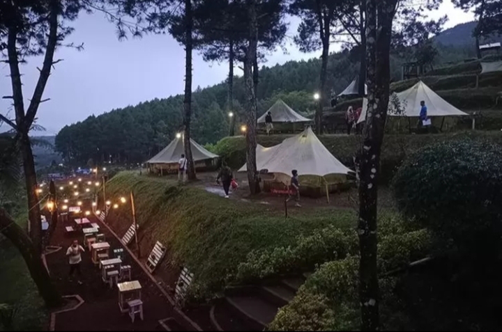 5 Tempat Glamping Favorit di Kuningan, Syahdunya Bermalam Di Kaki Gunung Ciremai 