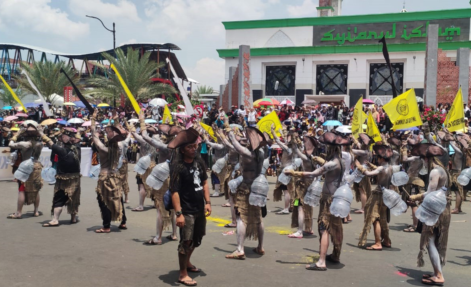 Mahasiswa Uniku Tampilkan Teater Jalanan di Karnaval Budaya, Ini Pesan yang Ingin Disampaikan