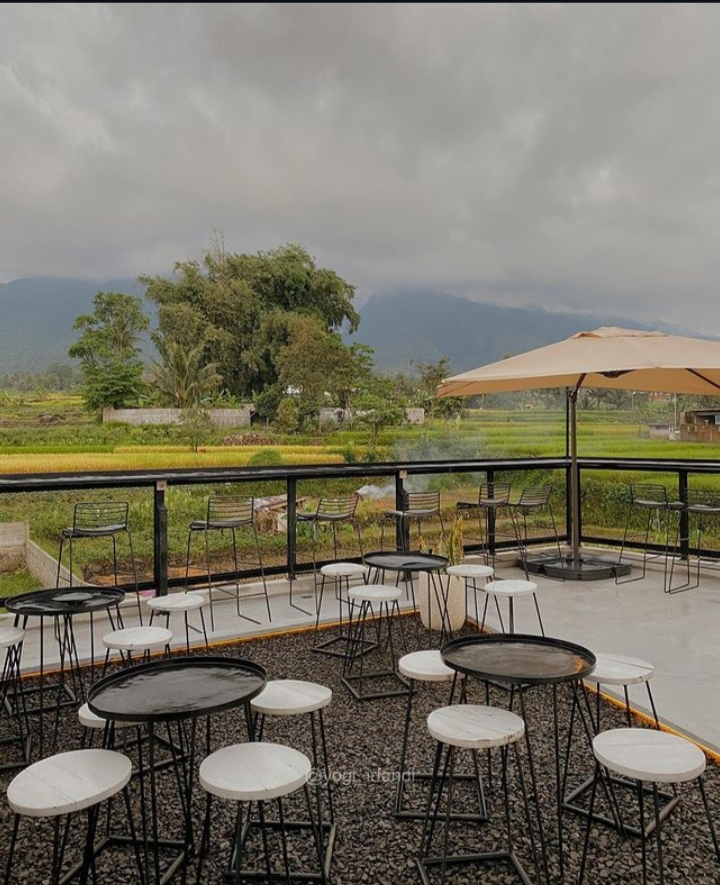 5 Rekomendasi Kafe di Kuningan dengan View Gunung Ciremai, Bikin Adem dan Nyaman
