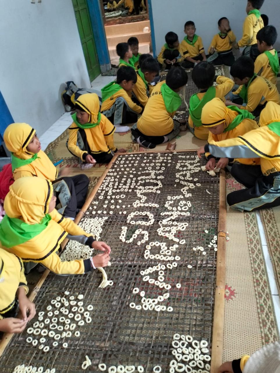 Lewat Desa BRILiaN, BRI Dorong Usaha Camilan Menjadi Produk Oleh-Oleh Unggulan