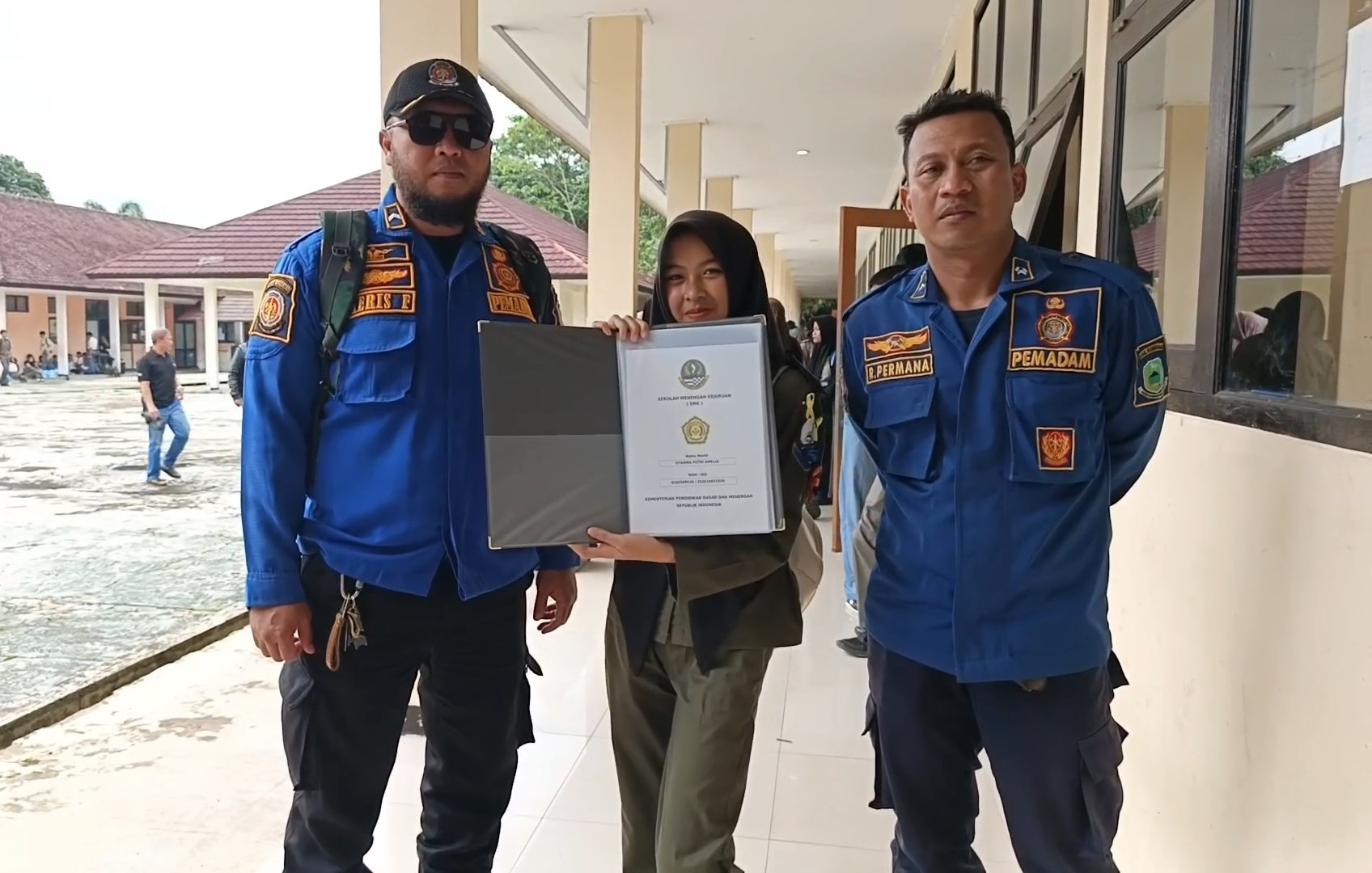 Pertama Kali Terjadi, Damkar Kuningan Diminta Ambil Raport di Sekolah