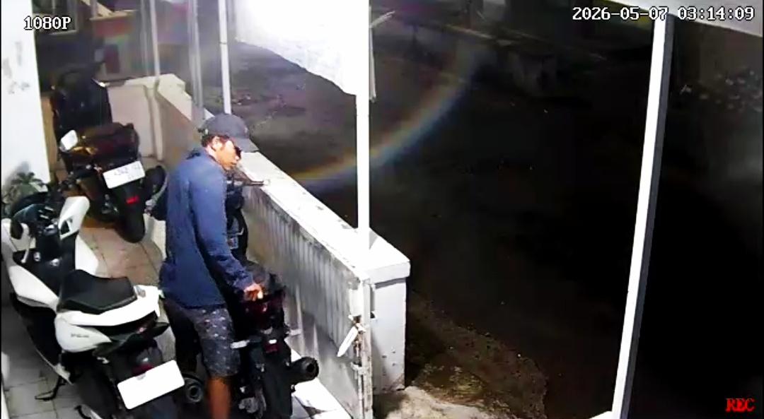 Warga Ciawigebang Resah! Dua Motor Raib Digondol Maling, Aksi Pelaku Terekam CCTV