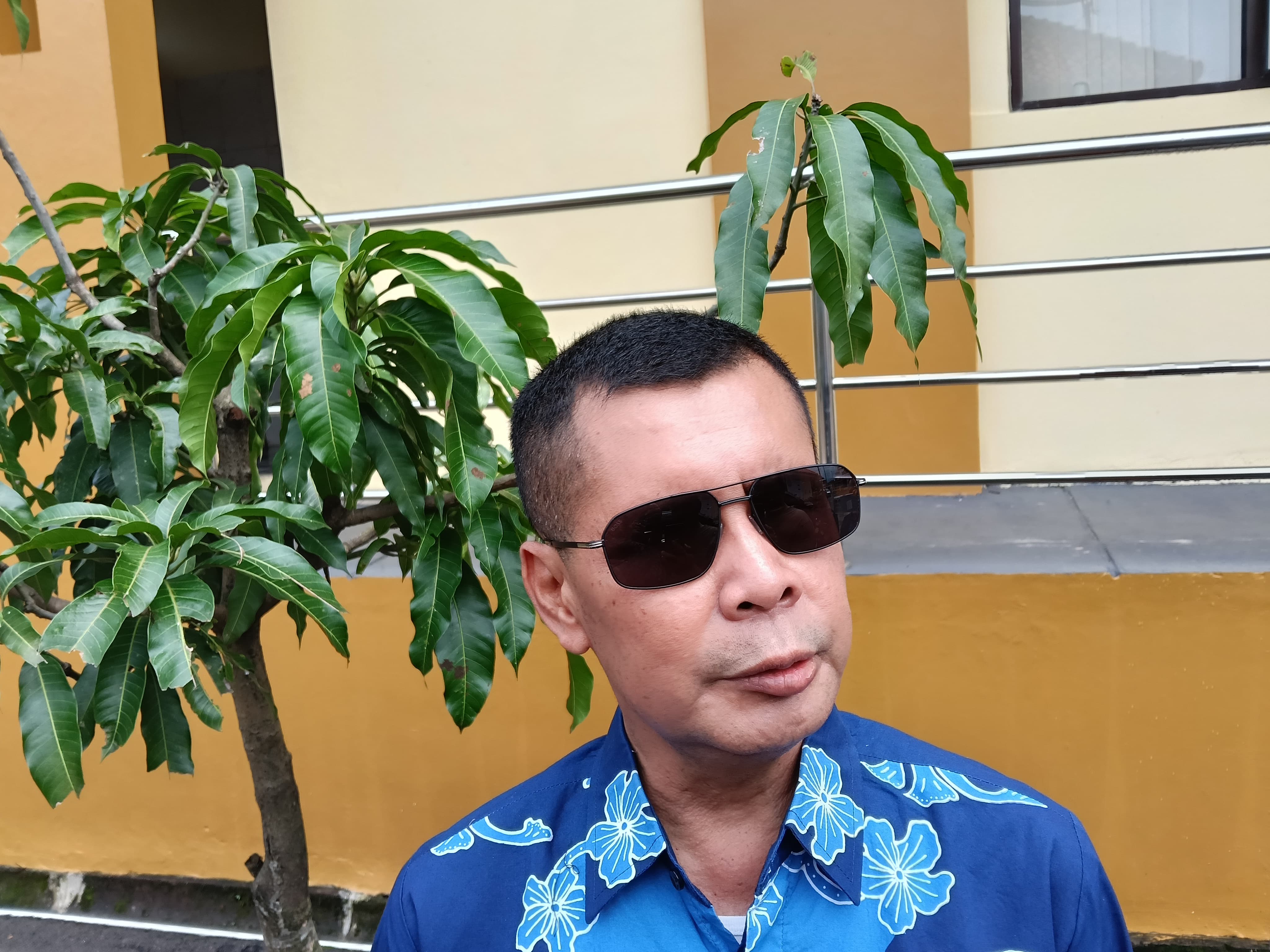 Elon Carlan Diproyeksikan Pimpin Disdikbud,  Penasehat Kapolri Kirim Karangan Bunga