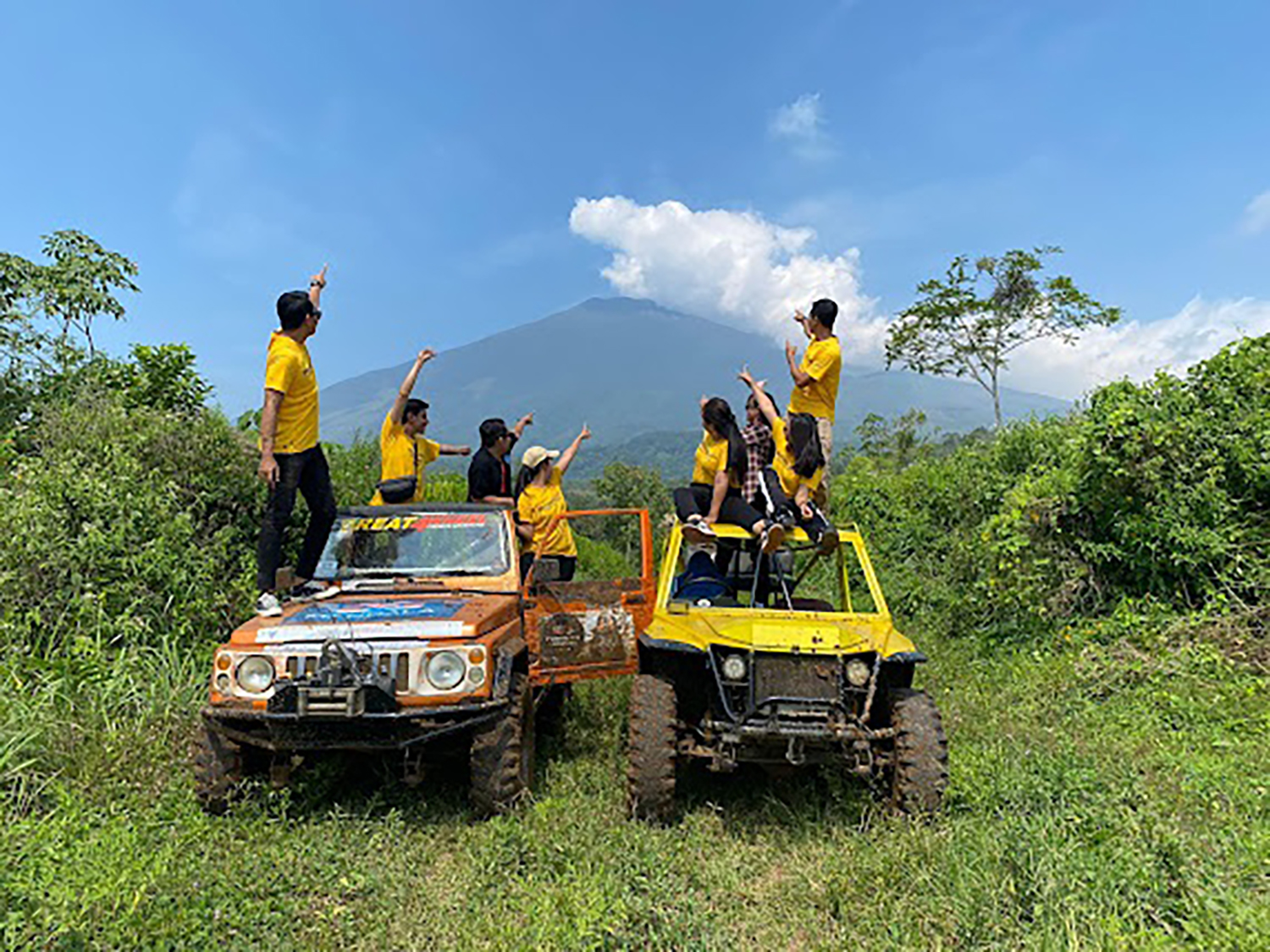 Menikmati Fun Jeep Adventure di Objek Wisata Desa Kaduela