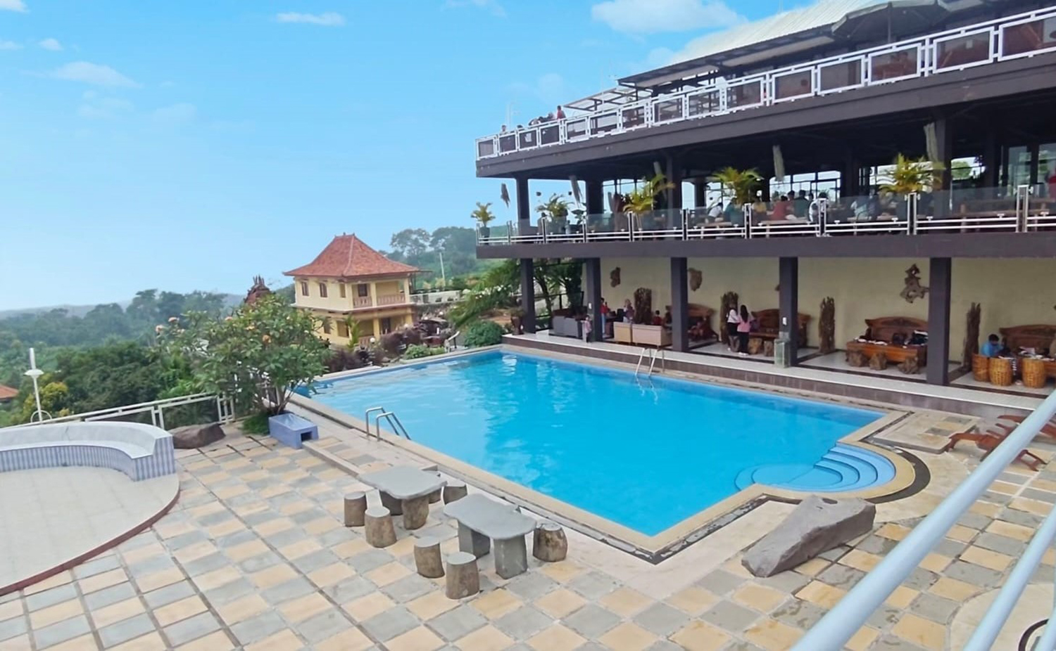 Tempat Kuliner Baru di Kuningan, Pengalaman Bersantap di Kaki Gunung Ciremai