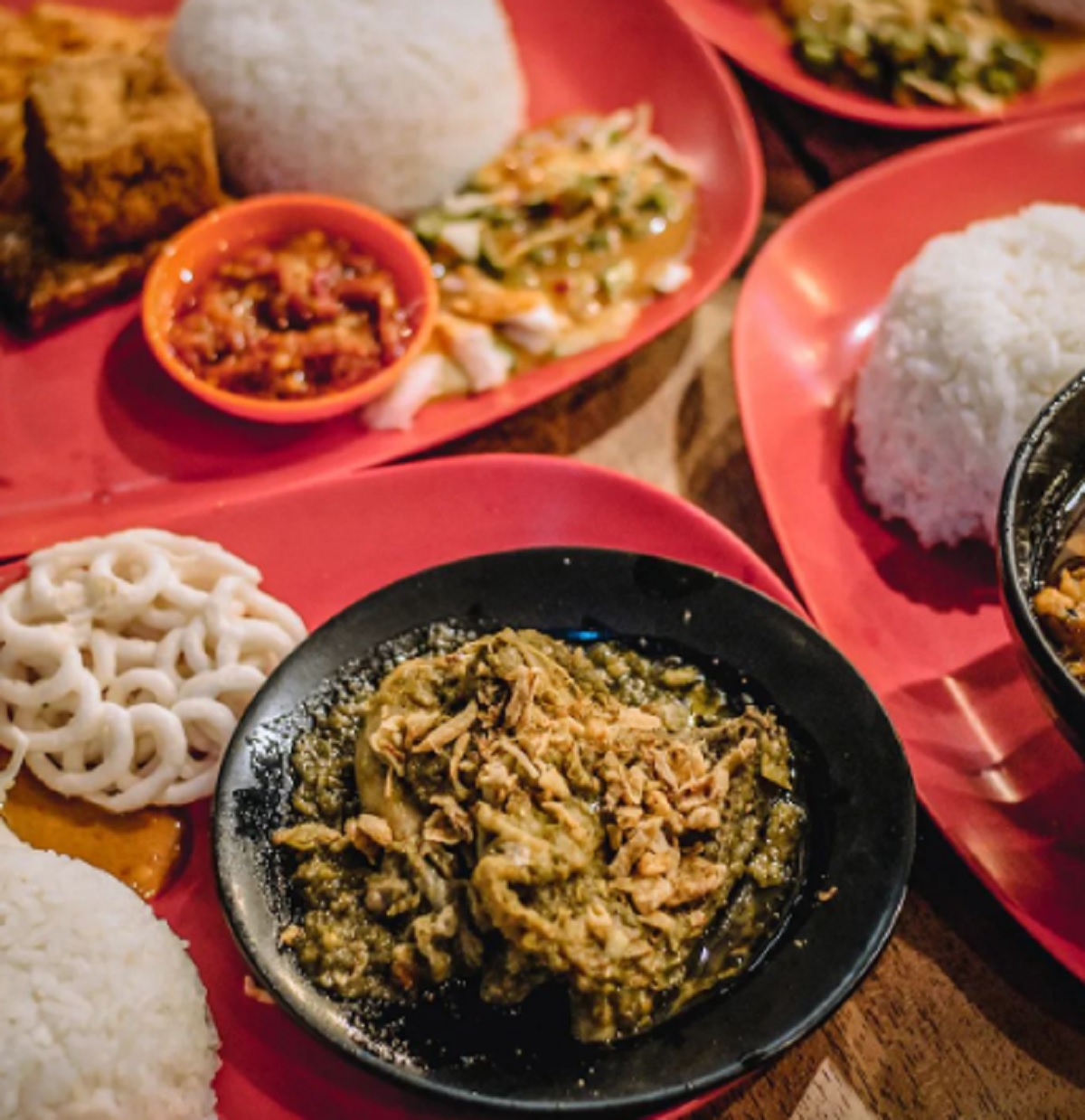 7 Tempat Makan di Cirebon yang Wajib Dikunjungi, Ada Prasmanan Sepuasnya Cuma Rp. 8000-an