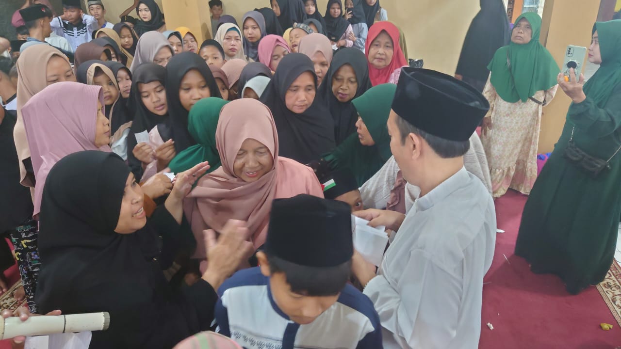 Hadiri Peringatan Tahun Baru Islam di Desa Cikeusal, Kuningan,  H Yanuar Prihatin Disambut Ribuan Warga