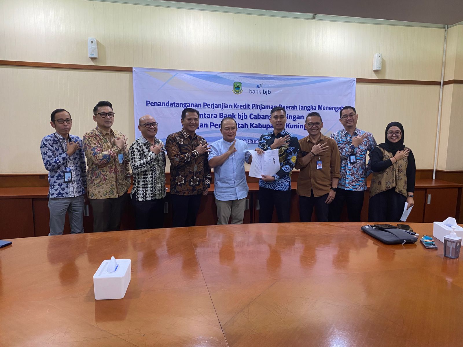 Pemkab Kuningan Raih Pinjaman Rp74 Miliar dari Bank BJB, Bupati Dian: untuk Dorong Pembangunan Daerah