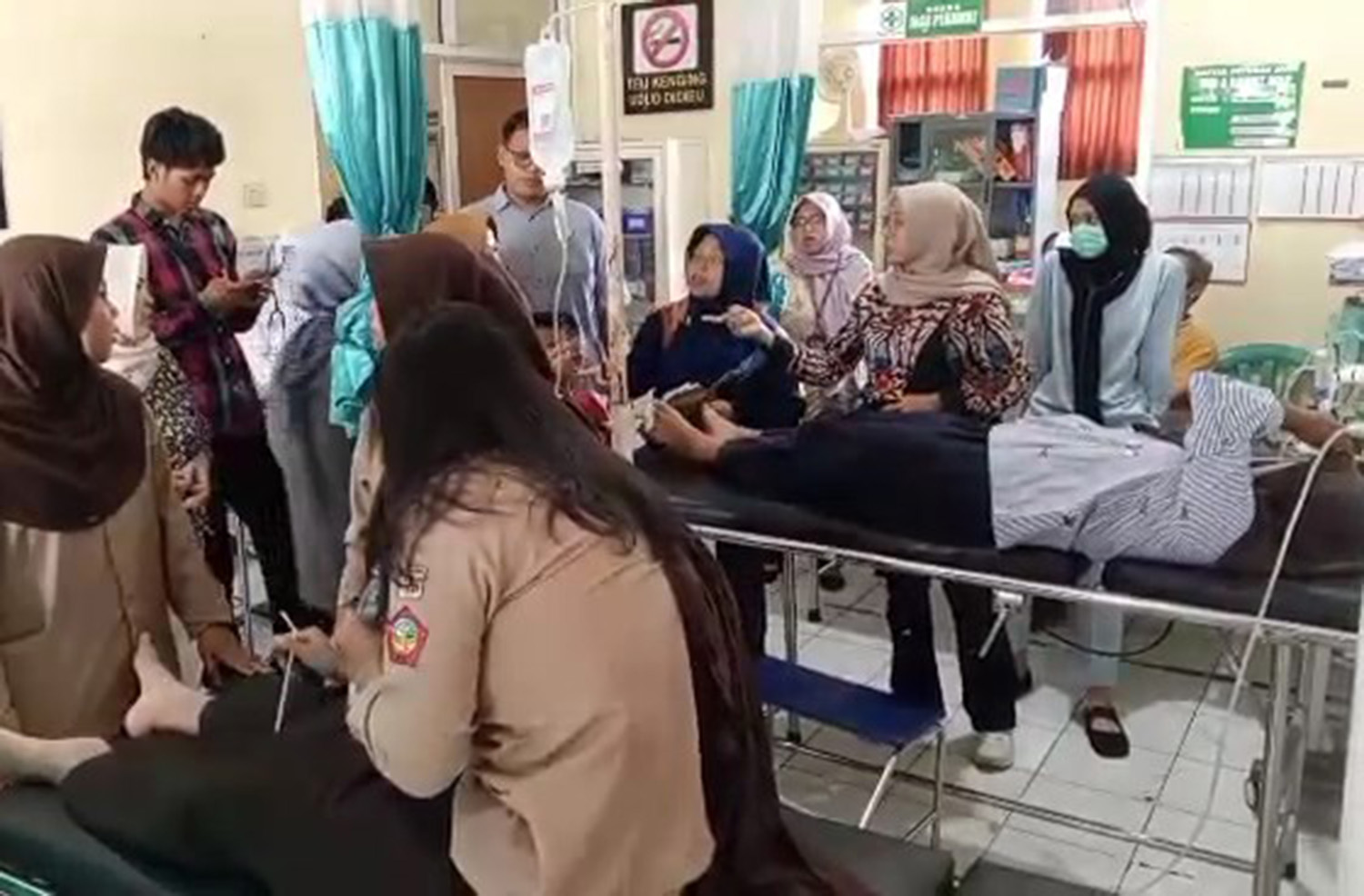Bupati Kuningan Tutup Sementara Dapur MBG, Uji Laboratorium Keluar Satu Minggu
